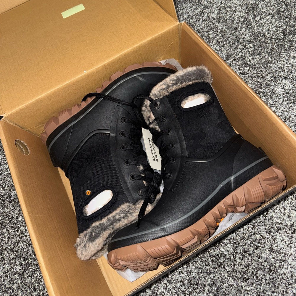 Bogs Black and Brown Winter Boots